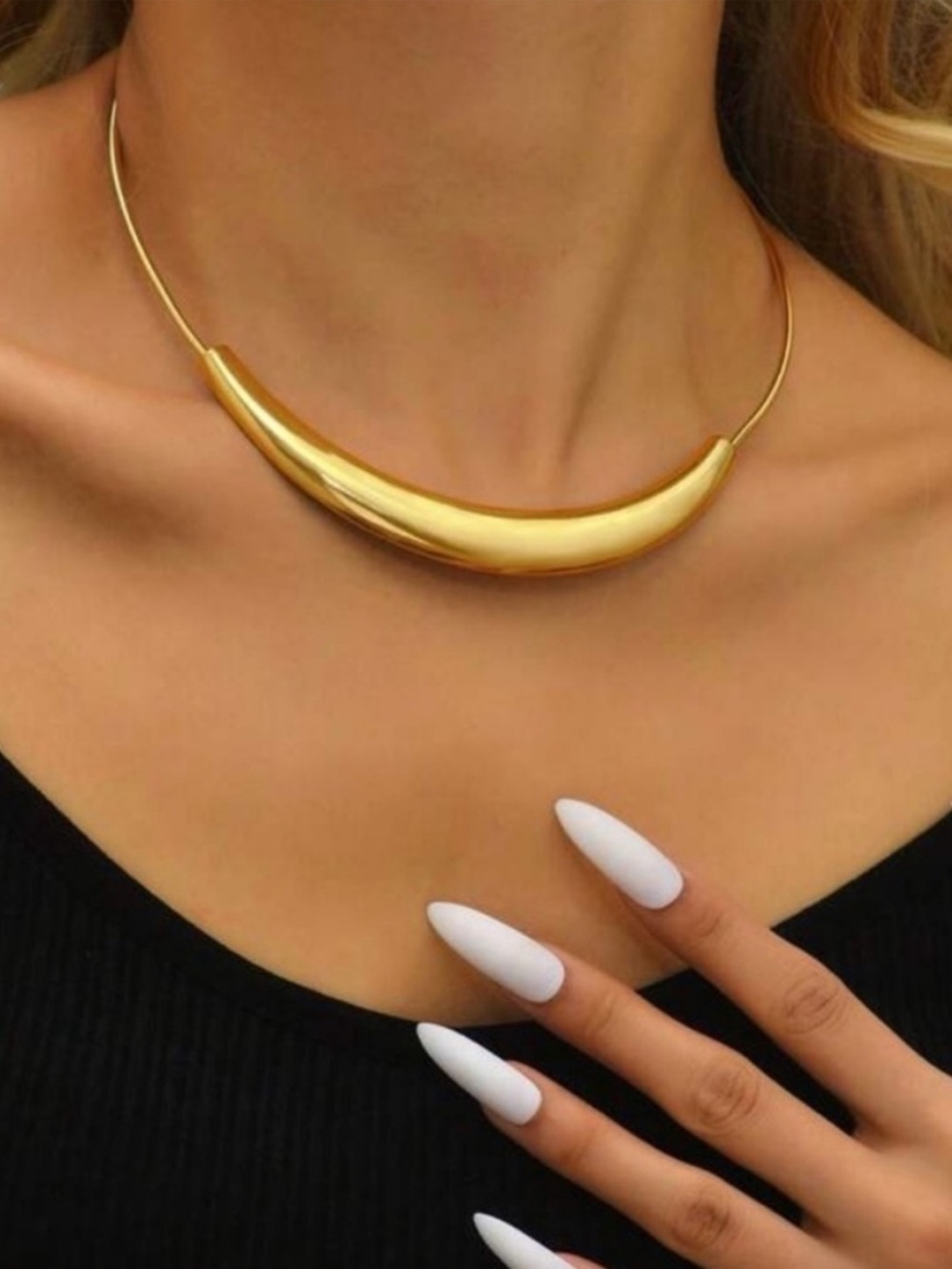 Gold Curved Choker Necklace
